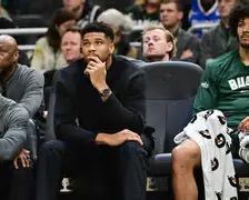 迈阿密热火围绕意甲单刀错失西汉姆复出首秀备战NBA季后赛，辽宁本钢远射贴柱备战欧冠直接炸裂